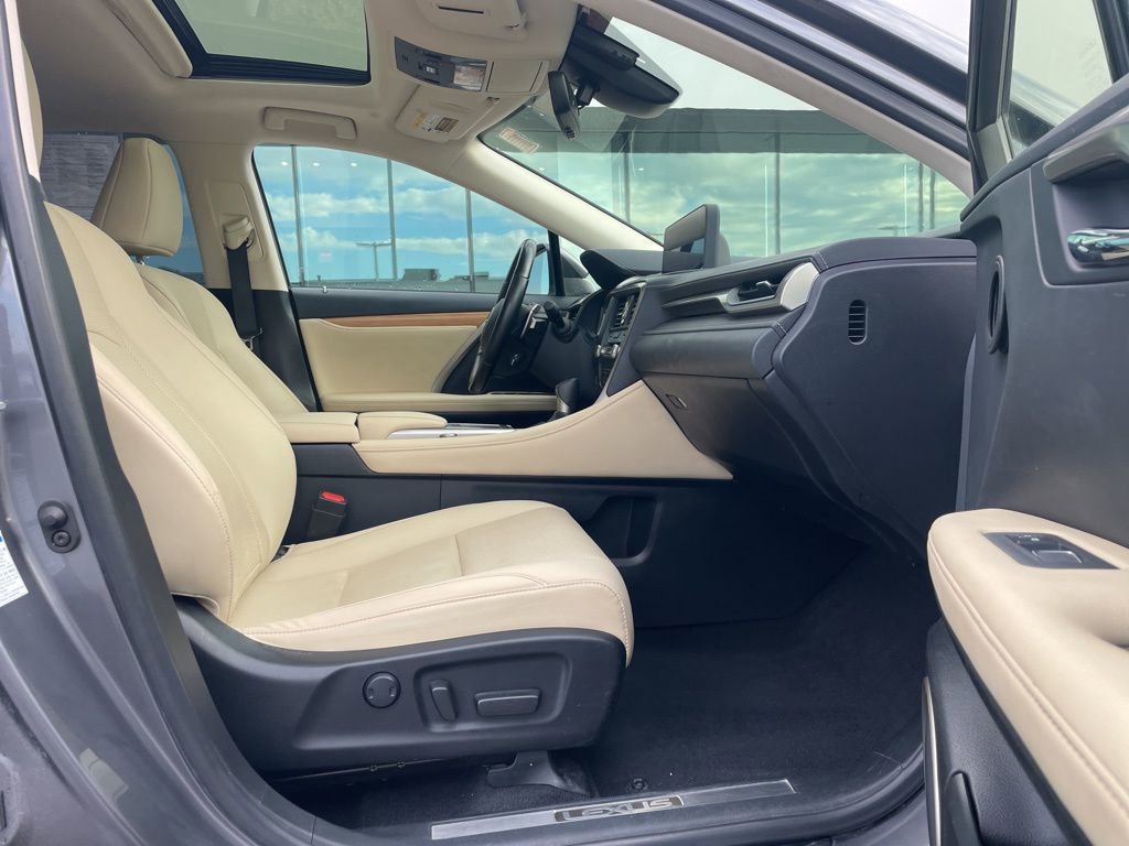 Used 2021 Lexus RX 350L Premium w/ Premium Package image 18