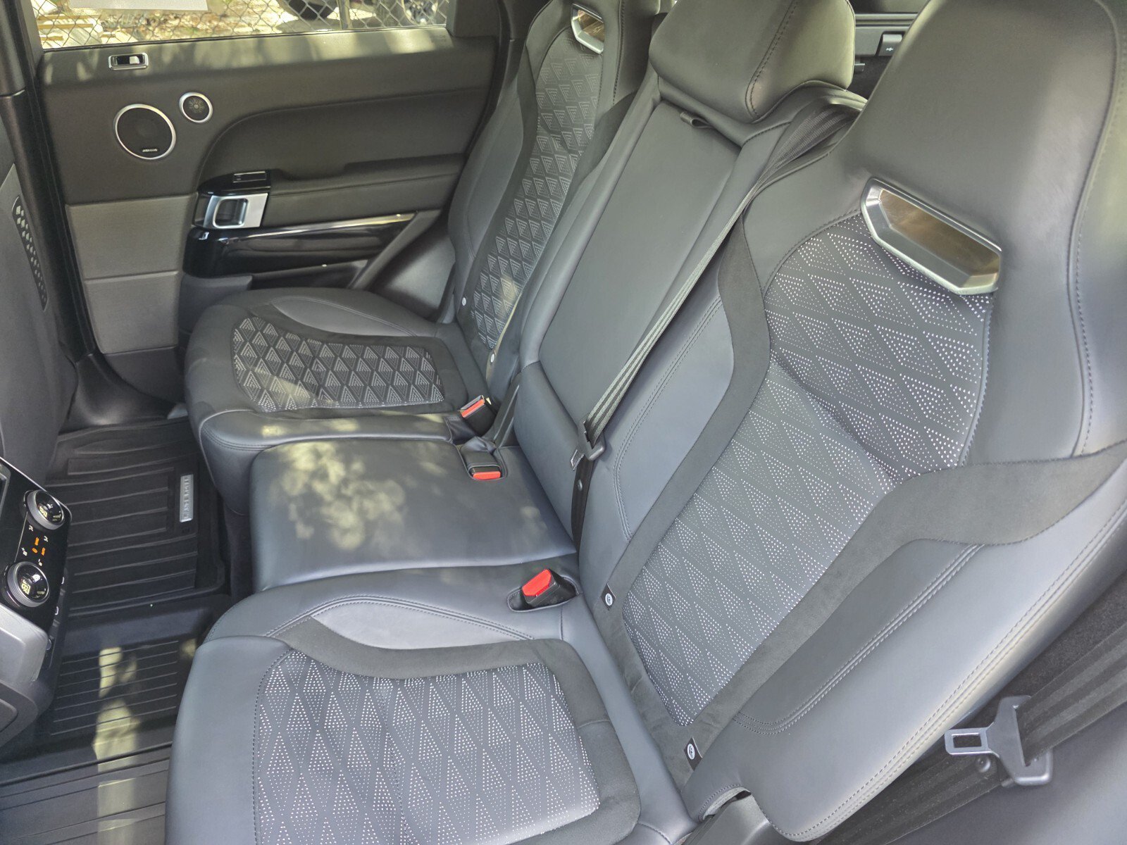 Certified 2022 Land Rover Range Rover Sport SVR AWD/4WD image 17