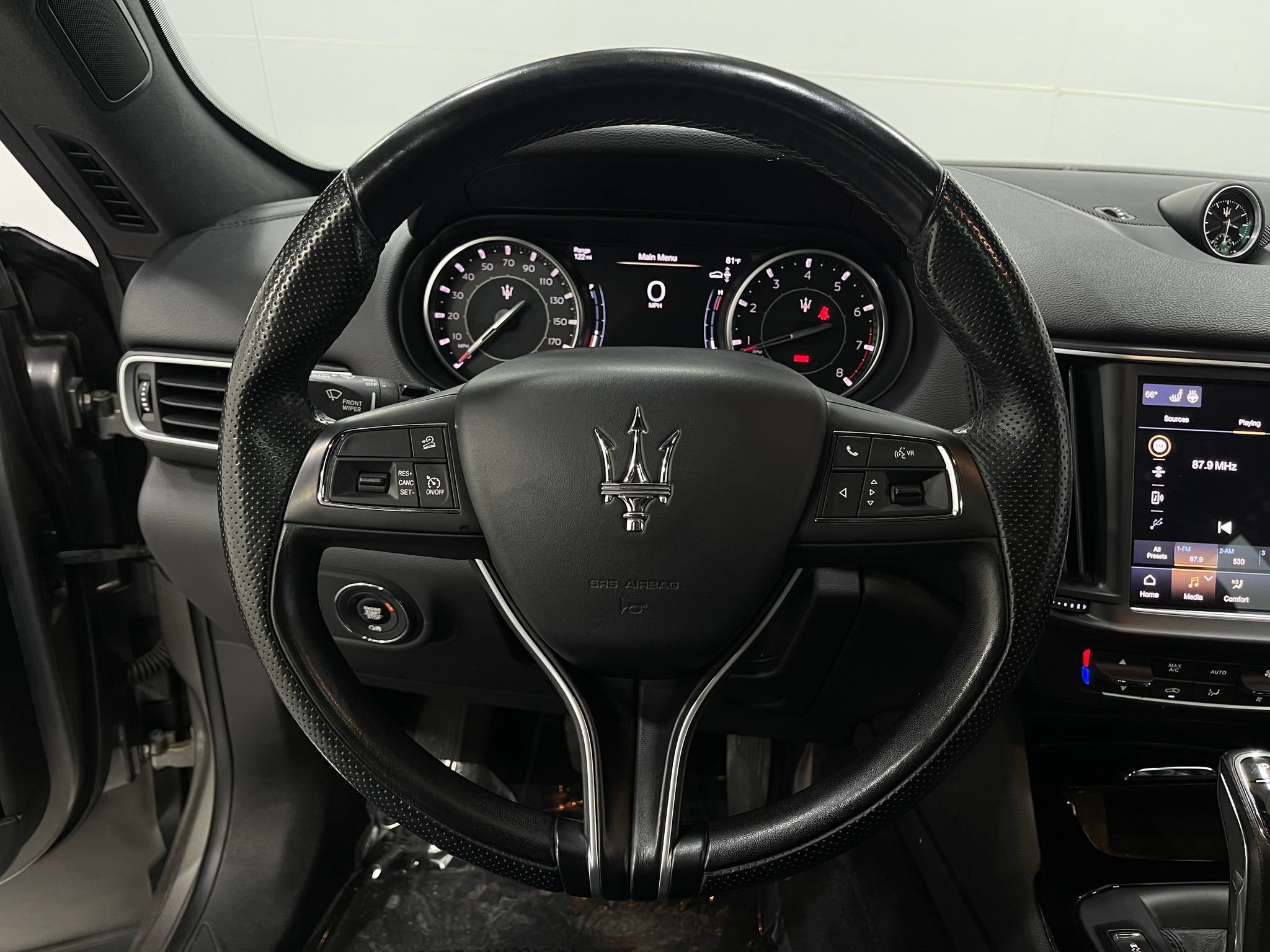 Used 2021 Maserati Levante AWD/4WD image 22