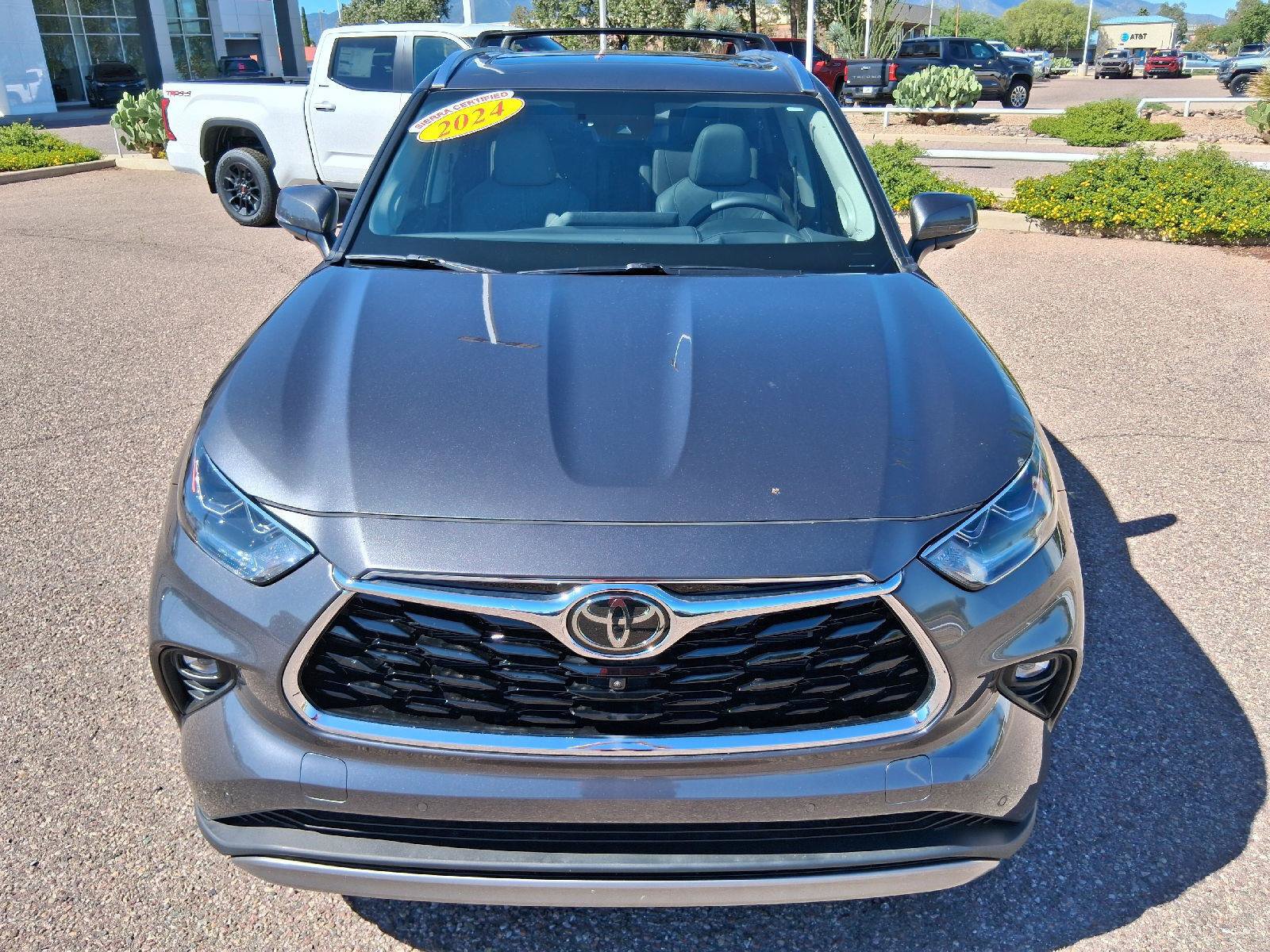 Certified 2024 Toyota Highlander Platinum AWD/4WD image 10