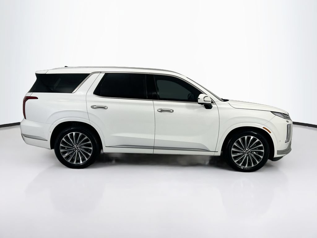 Used 2024 Hyundai Palisade Calligraphy FWD image 4