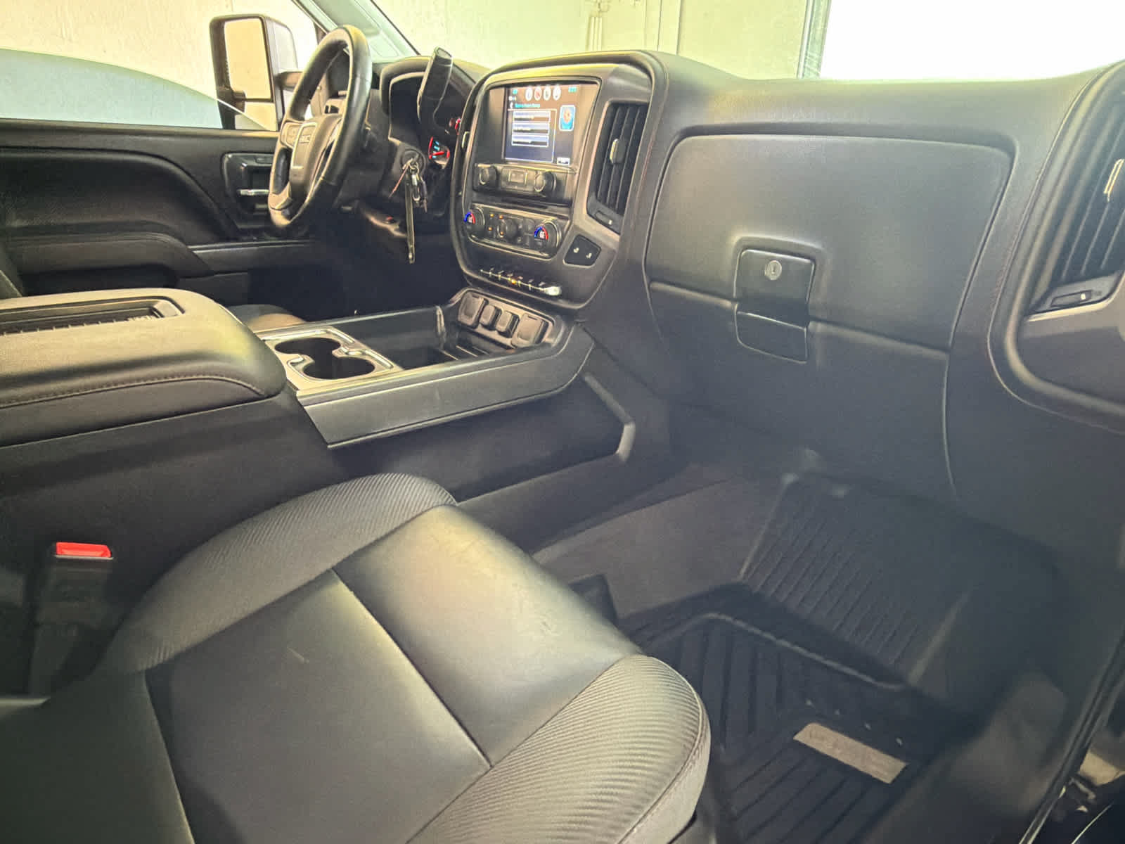 Used 2018 GMC Sierra 2500 SLT w/ Duramax Plus Package AWD/4WD image 27