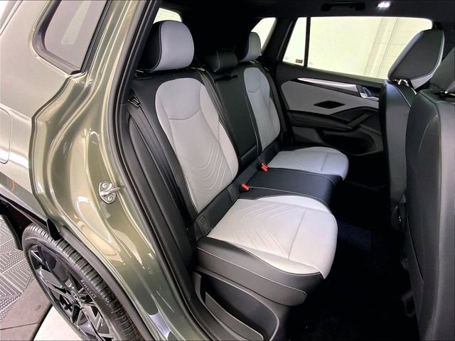 New 2026 Volkswagen Tiguan SE R-Line FWD image 10