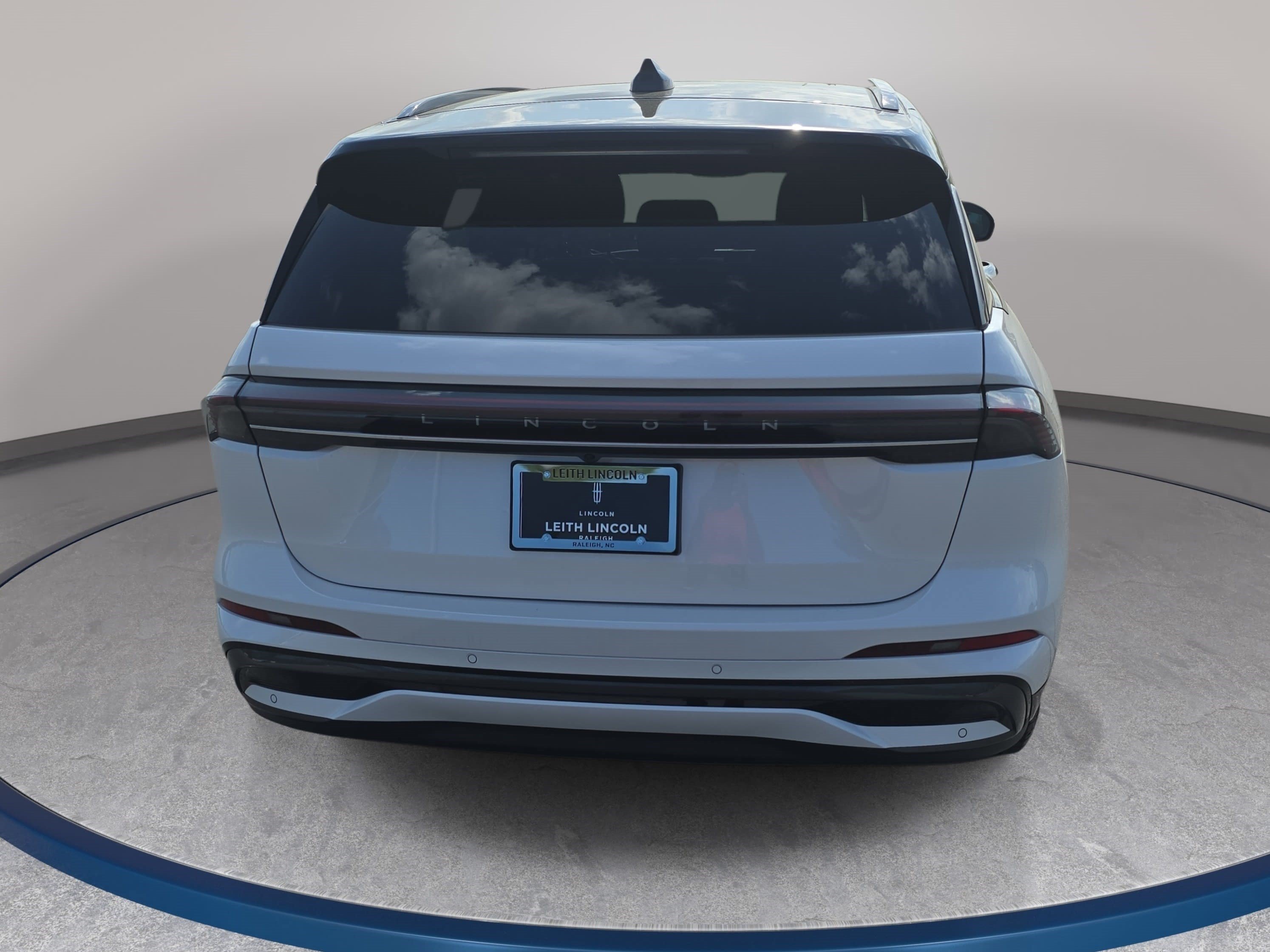 New 2026 Lincoln Nautilus Reserve w/ Jet Appearance Package AWD/4WD image 6