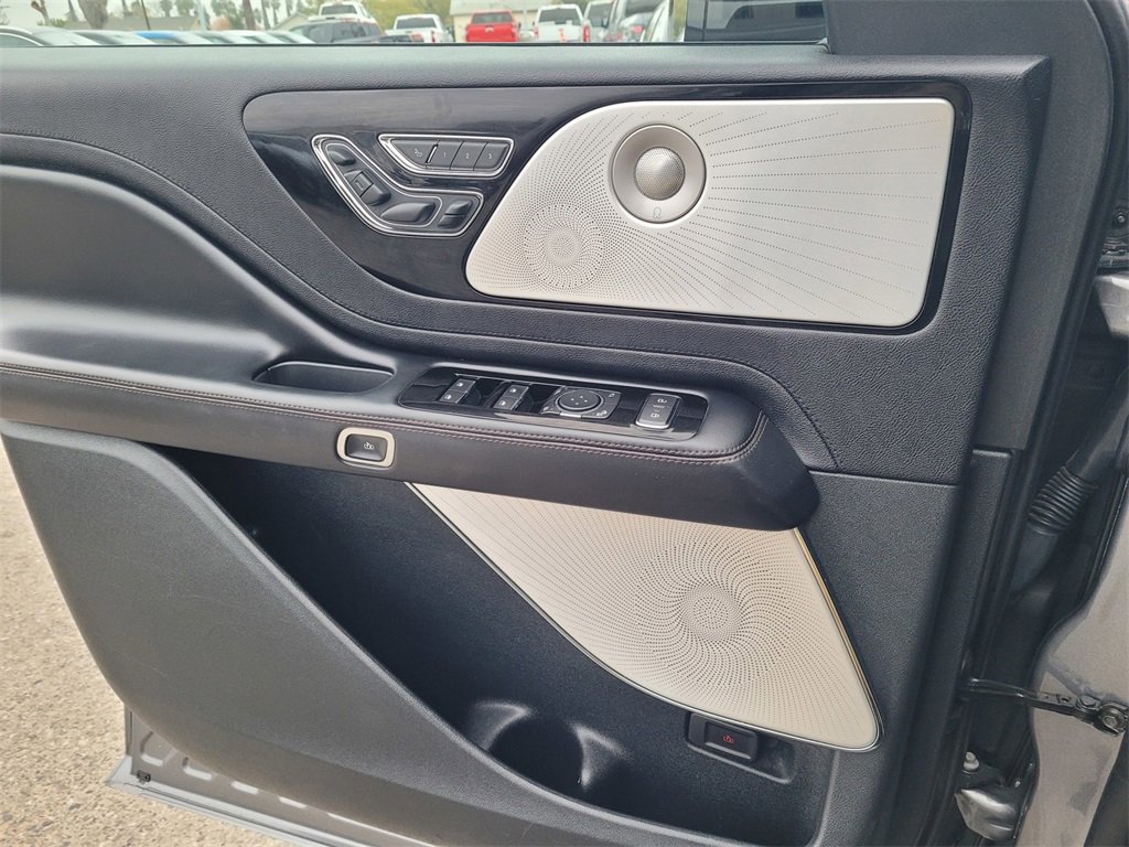Used 2022 Lincoln Aviator Reserve w/ Equipment Group 201A image 15