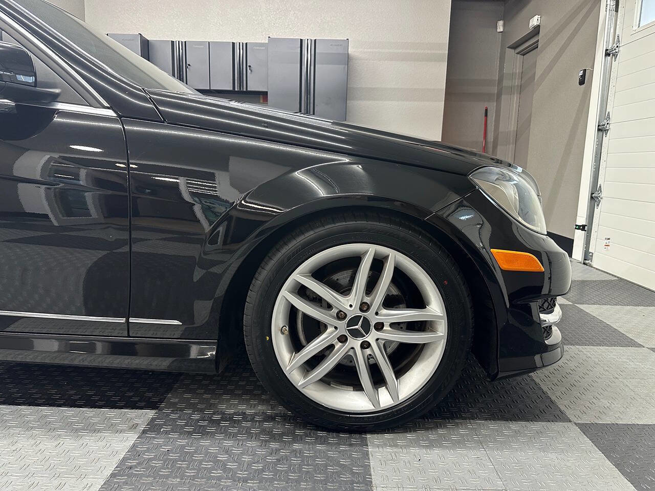Used 2012 Mercedes-Benz C 300 4MATIC Sedan image 7