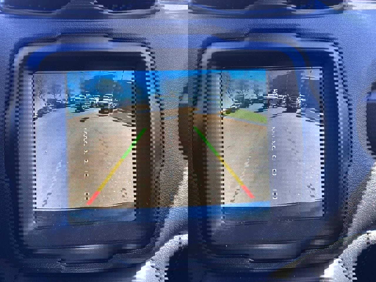 Used 2023 Jeep Renegade Latitude image 29