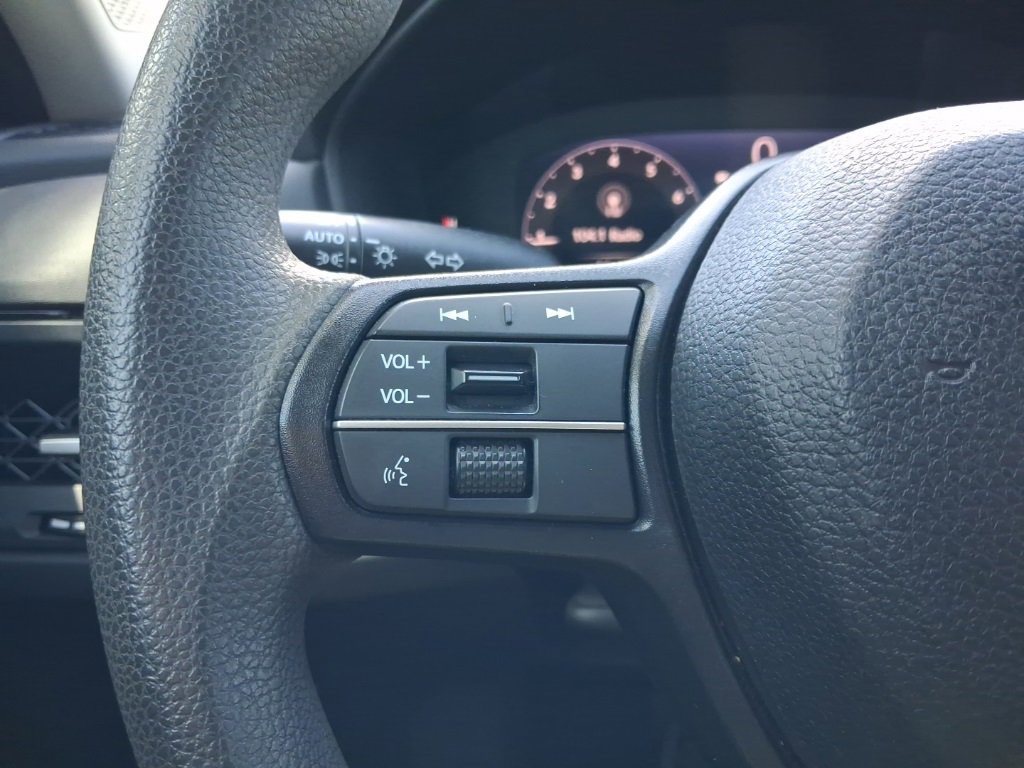 Used 2023 Honda Accord EX image 26