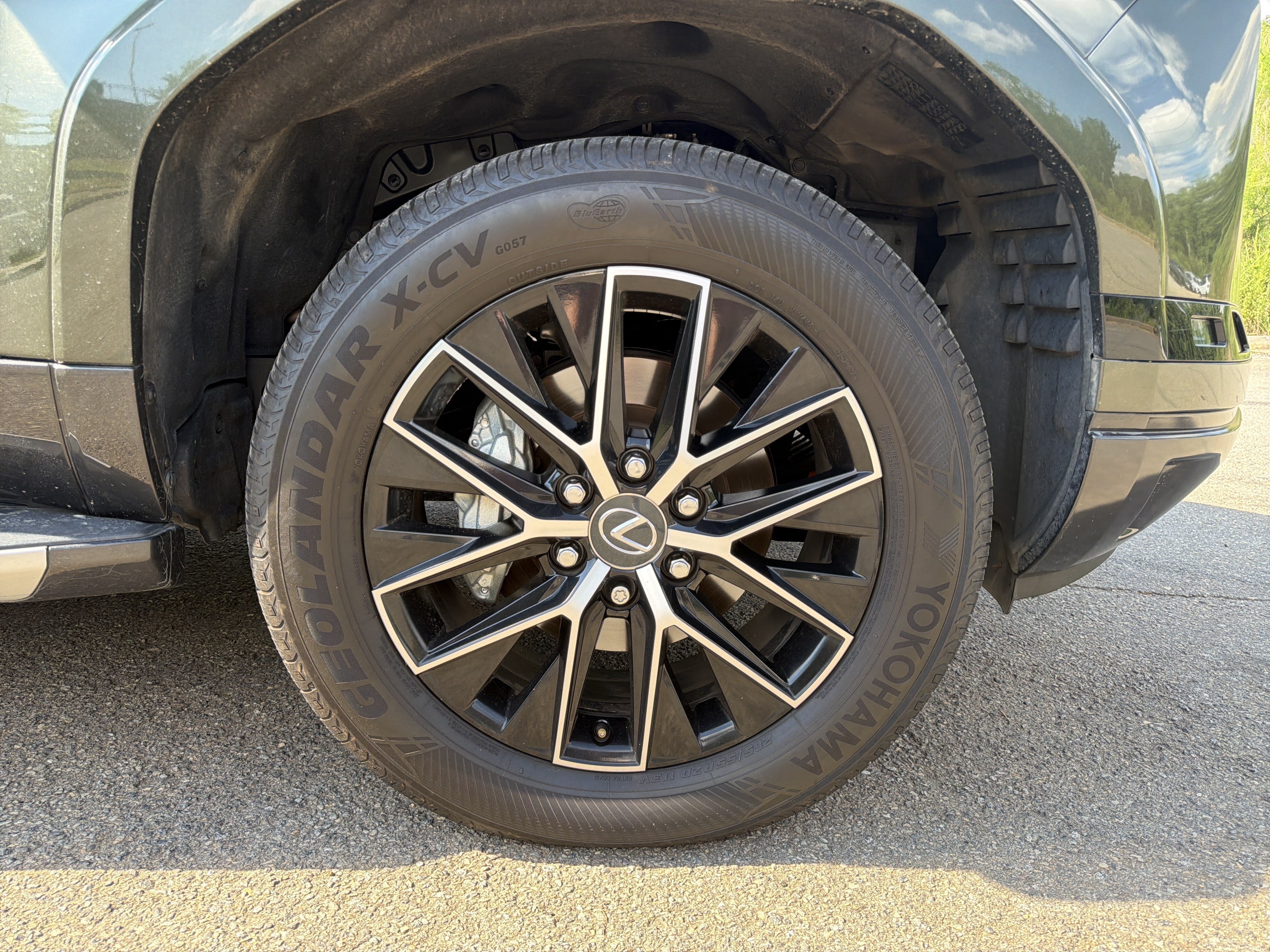 Used 2024 Lexus GX 550 w/ Accessory Package (Z1) AWD/4WD image 12