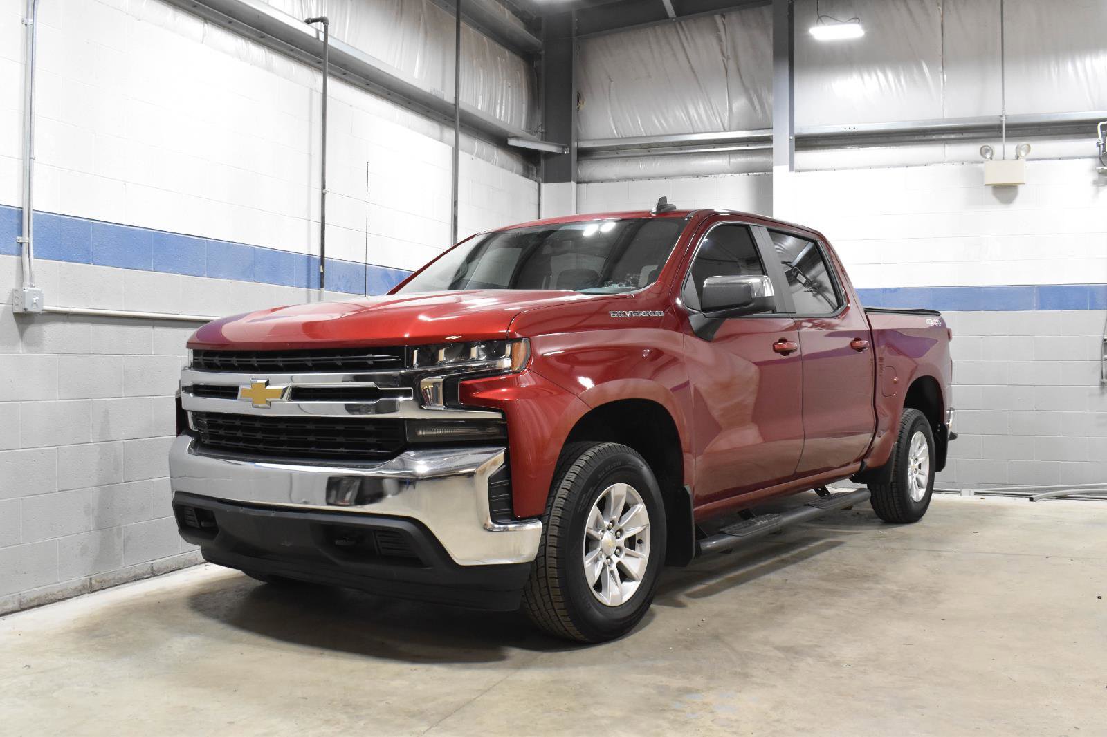 Used 2021 Chevrolet Silverado 1500 LT image 2