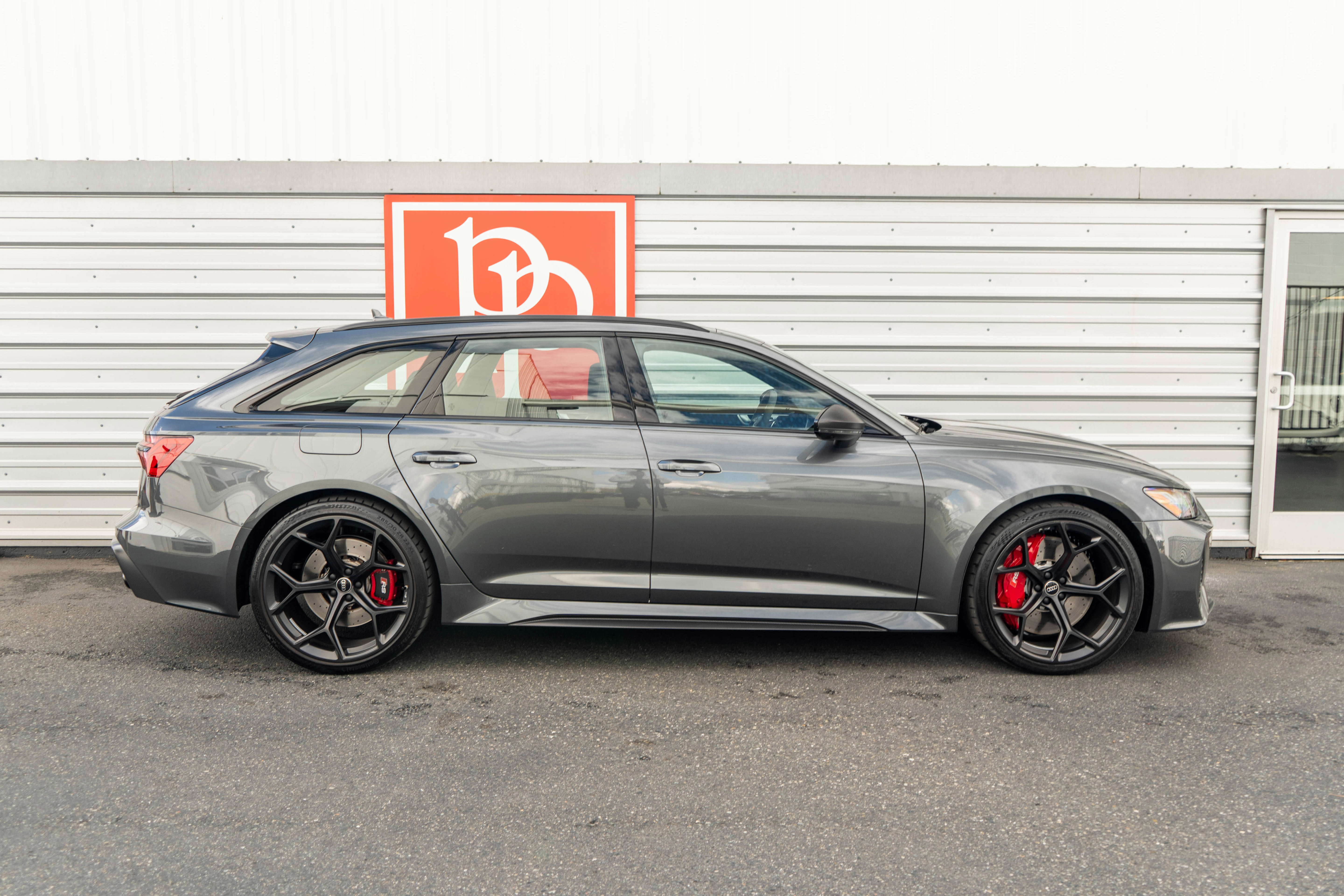 Used 2025 Audi RS 6 performance image 43