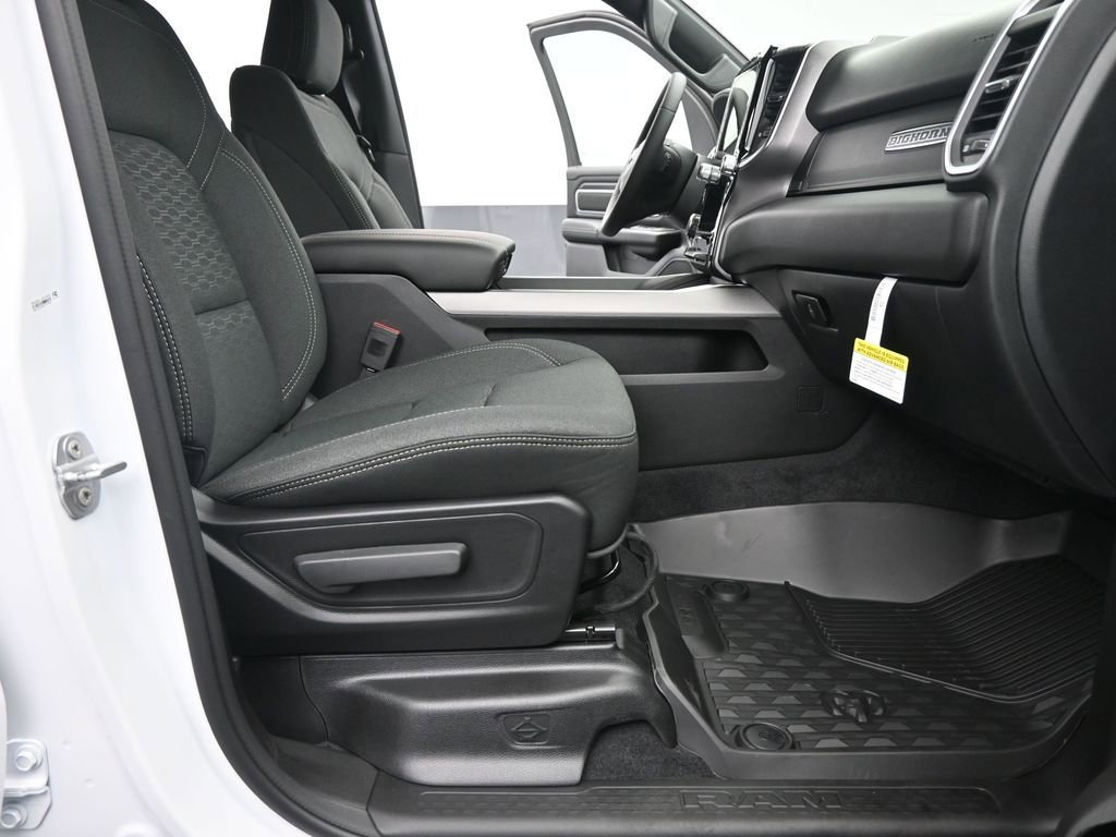 New 2026 RAM 1500 4x4 Crew Cab image 21
