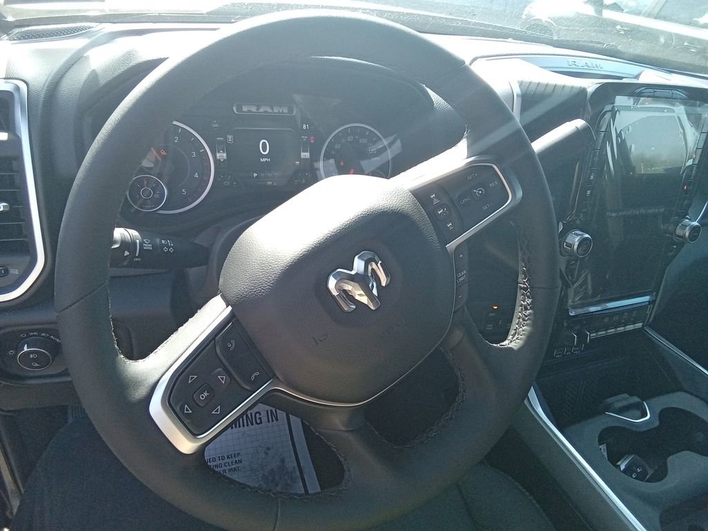 New 2026 RAM 2500 Big Horn AWD/4WD image 16