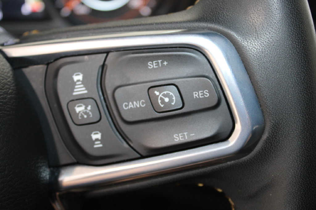 Used 2025 Jeep Wrangler Unlimited Sahara AWD/4WD image 34