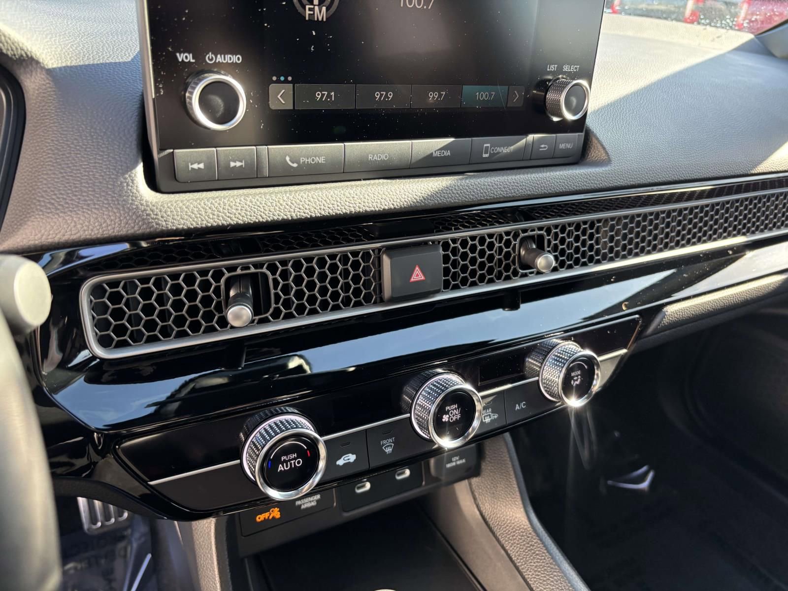 Used 2025 Honda Civic Sport image 23