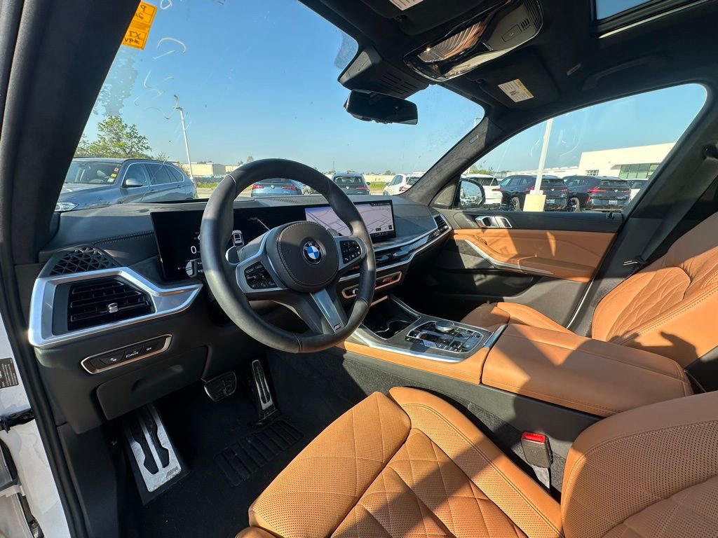 Certified 2024 BMW X7 xDrive40i w/ M Sport Package image 9