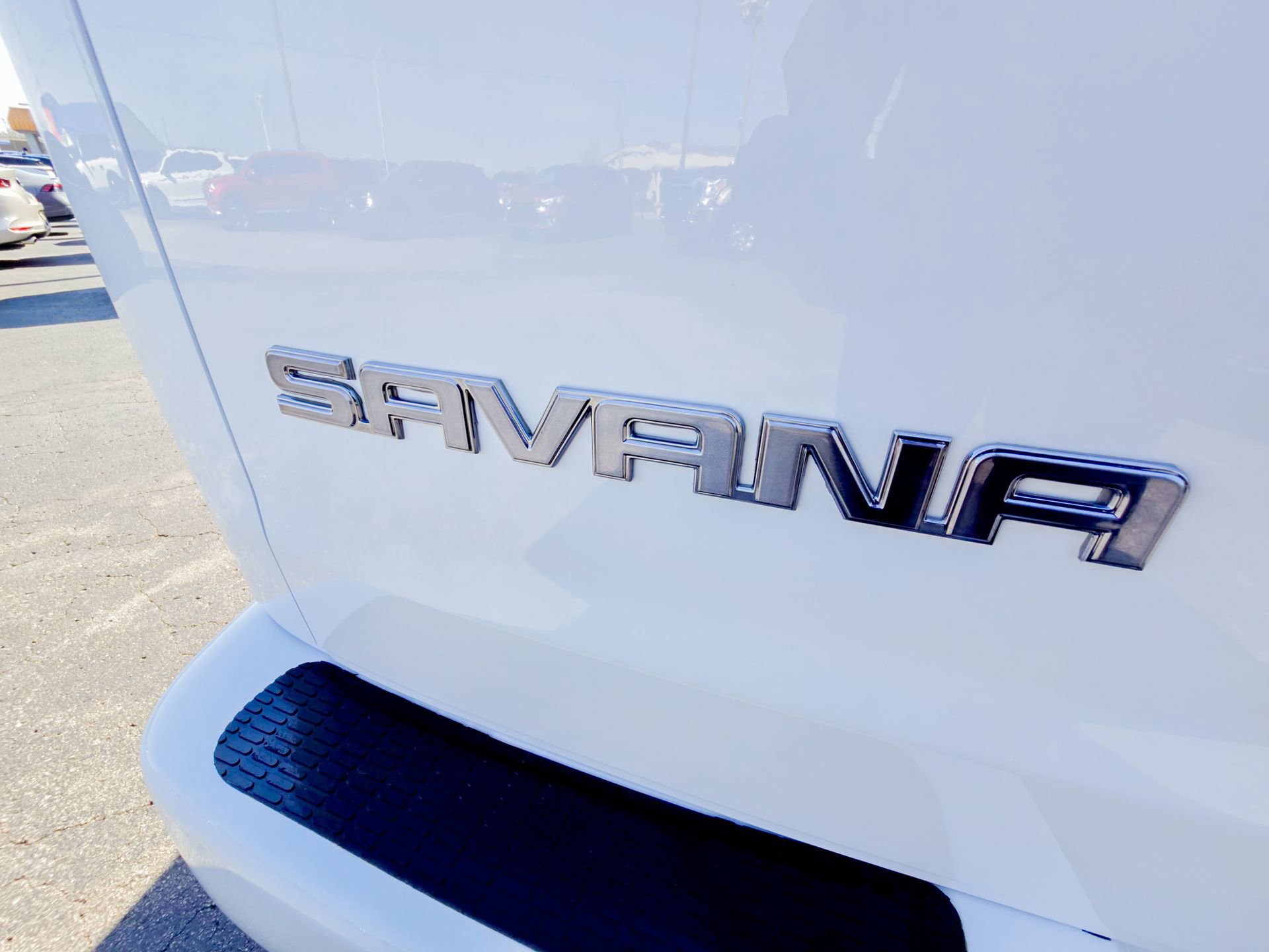 Used 2025 GMC Savana 2500 RWD image 16