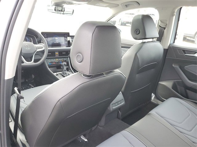 New 2025 Volkswagen Jetta SEL image 10