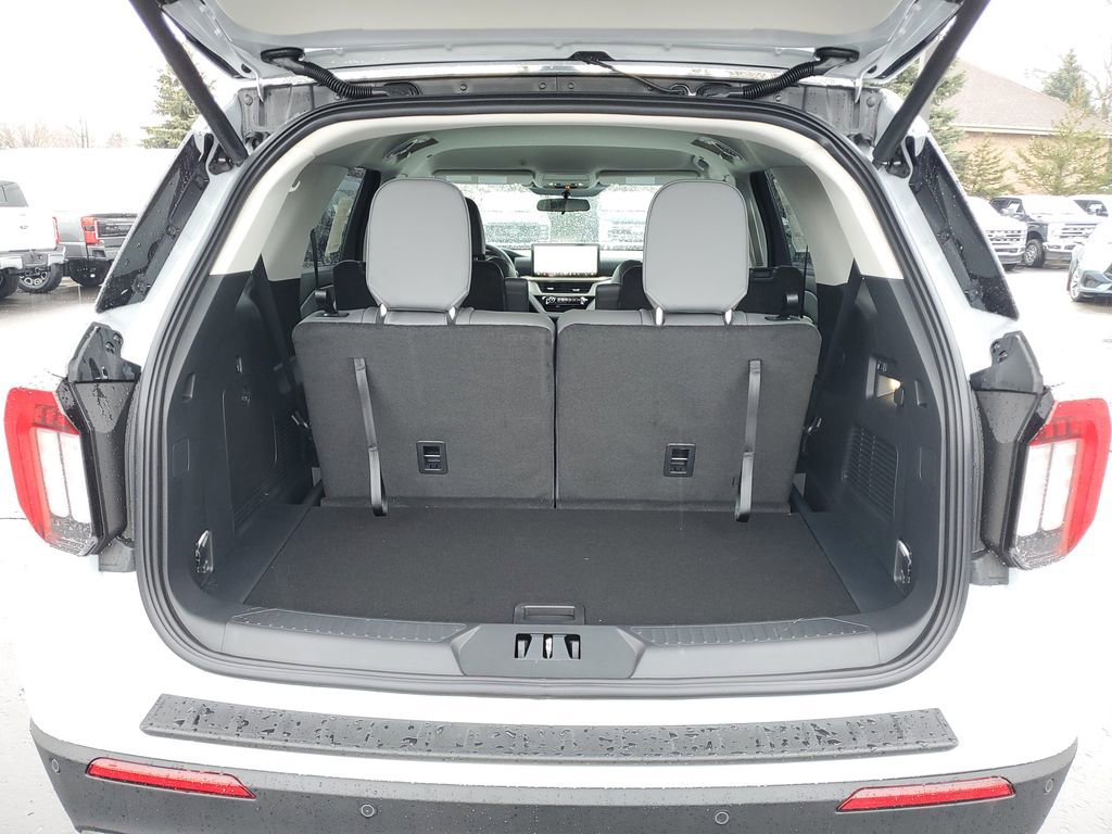 New 2026 Ford Explorer Active image 32