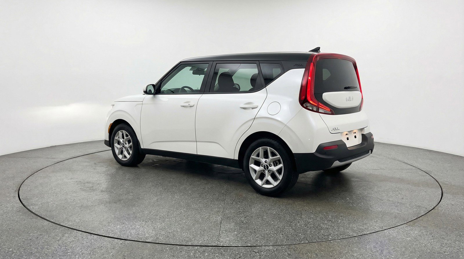 Used 2025 Kia Soul LX w/ LX Technology Package FWD image 6