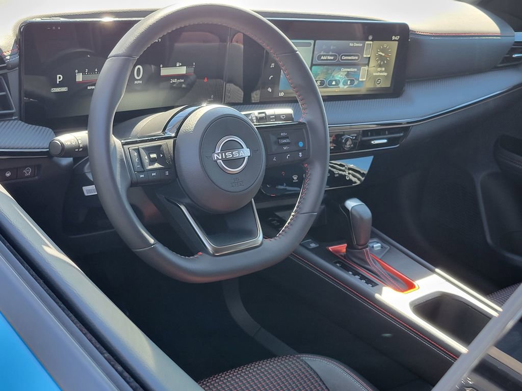 Certified 2025 Nissan Kicks SR image 3