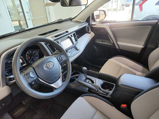 Used 2018 Toyota RAV4 LE AWD/4WD image 11