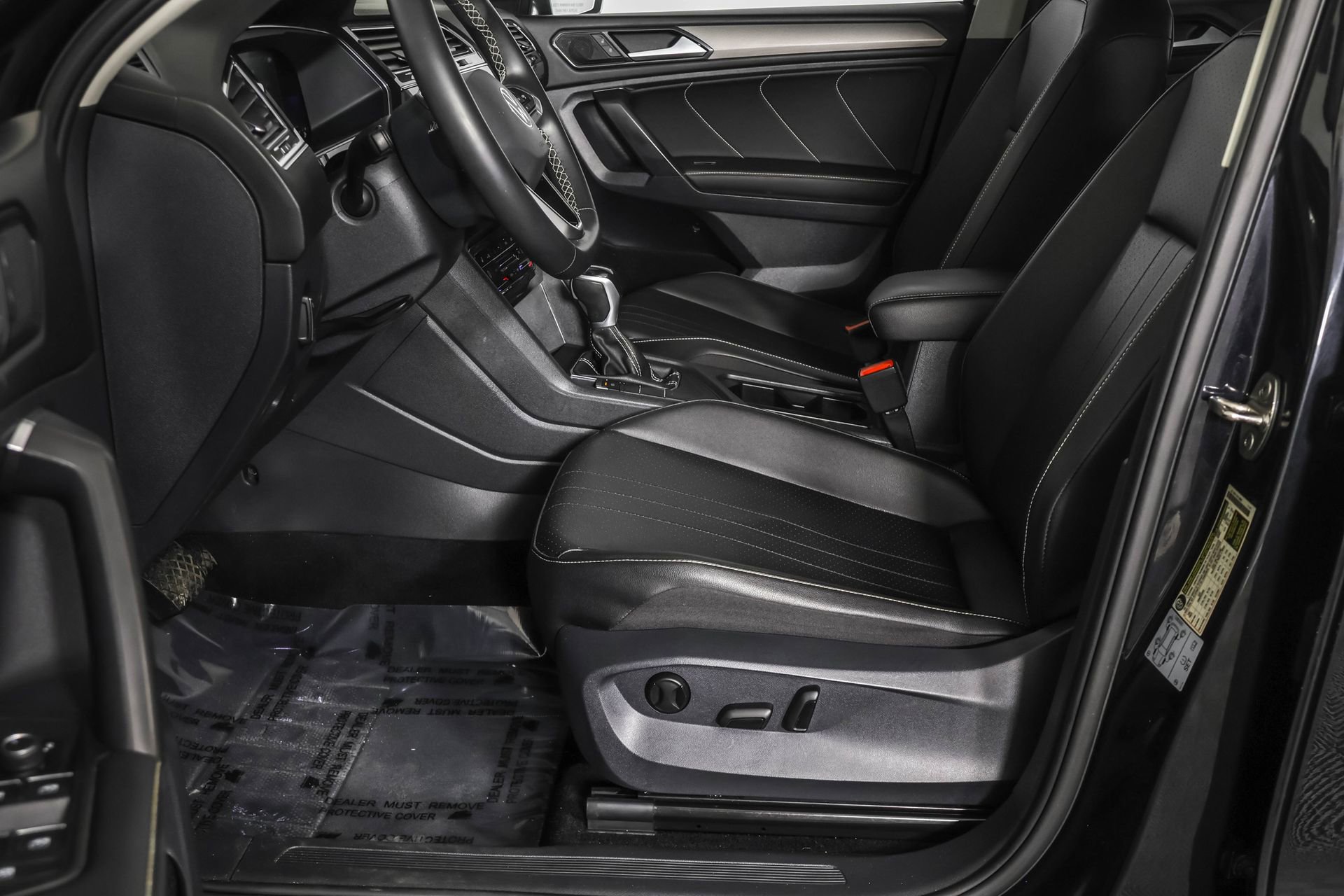 Used 2022 Volkswagen Tiguan SE image 25