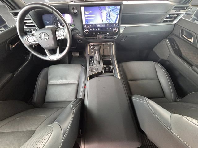 Used 2024 Lexus GX 550 w/ Accessory Package (Z1) image 20