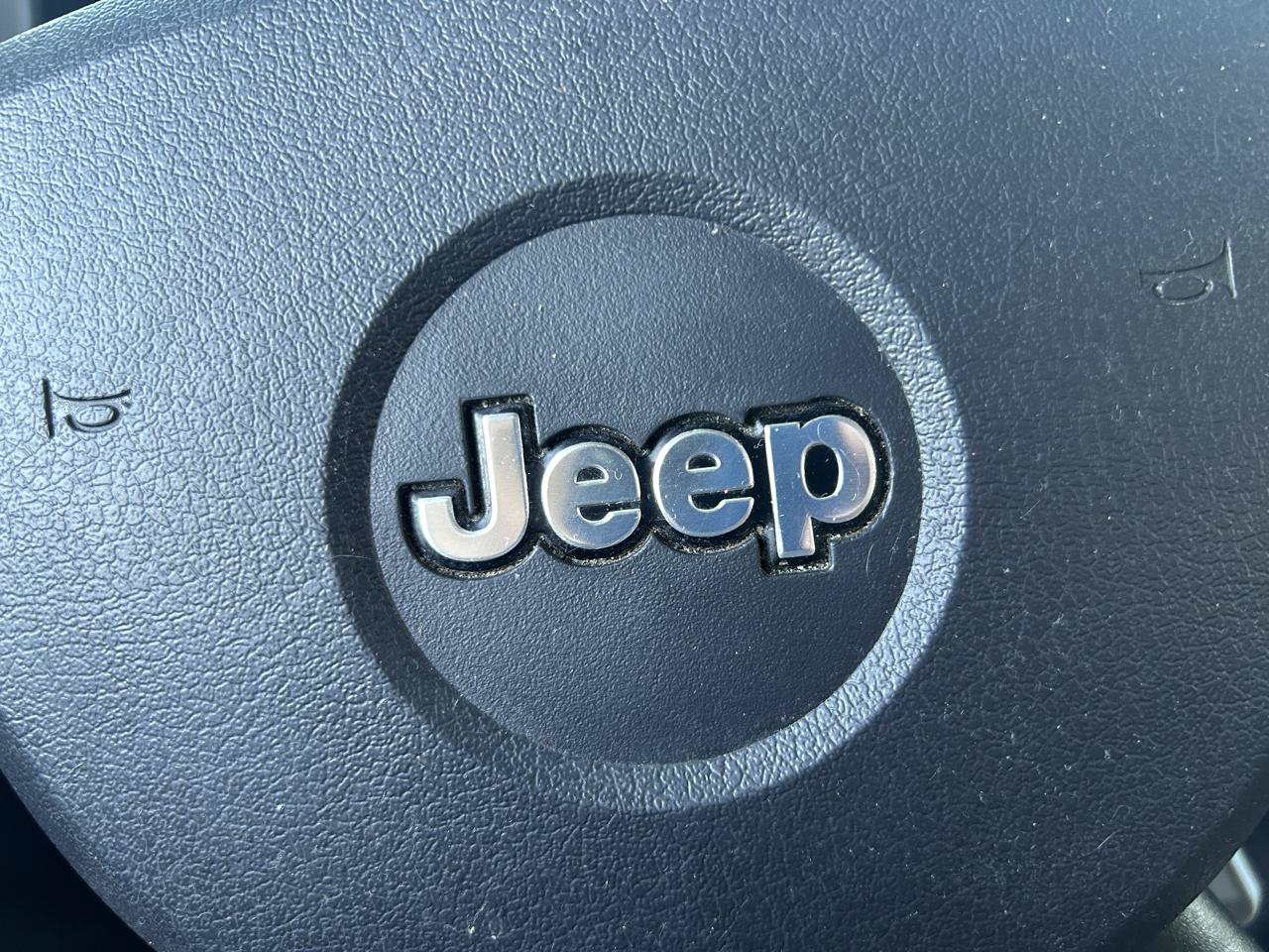 Used 2010 Jeep Liberty Sport w/ Popular Equipment Group AWD/4WD image 18