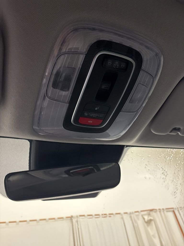 Used 2025 Hyundai Elantra Limited image 15