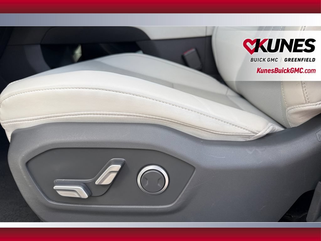 Used 2025 Hyundai Santa Fe SEL AWD/4WD image 23