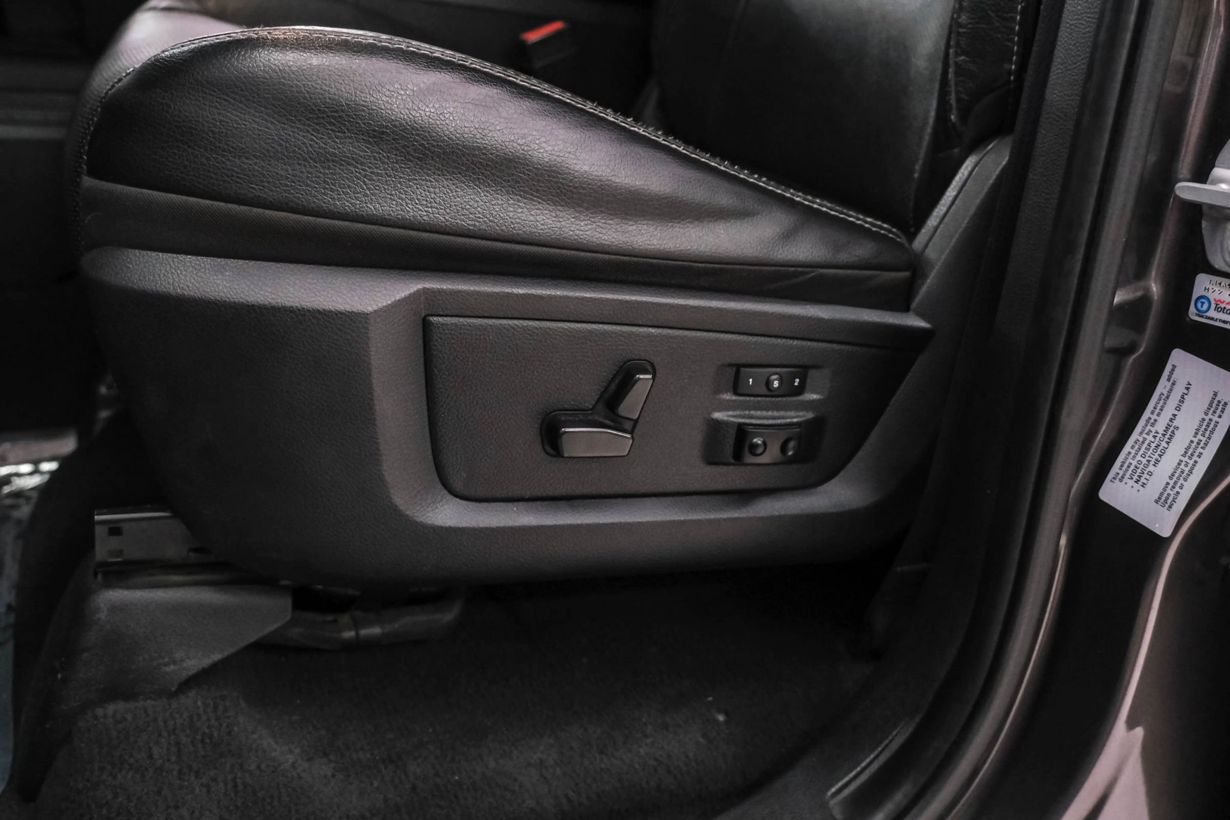 Used 2015 RAM 3500 Laramie w/ Cold Weather Group AWD/4WD image 32