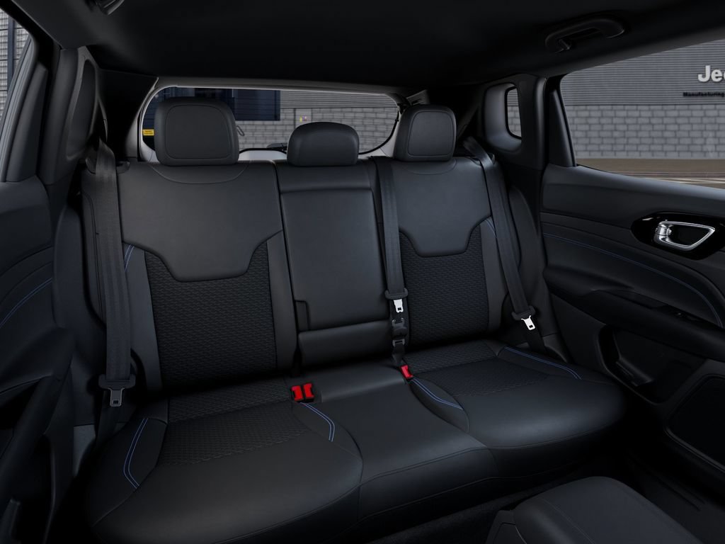 New 2026 Jeep Compass Latitude AWD/4WD image 15