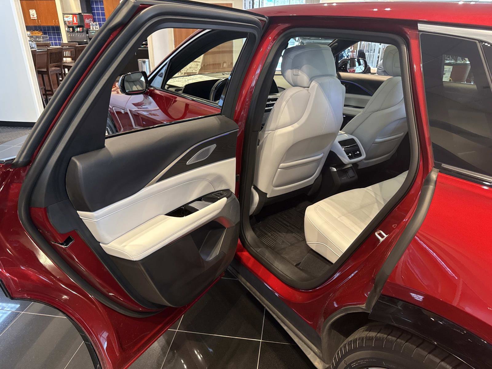 New 2025 Cadillac Lyriq Luxury image 14