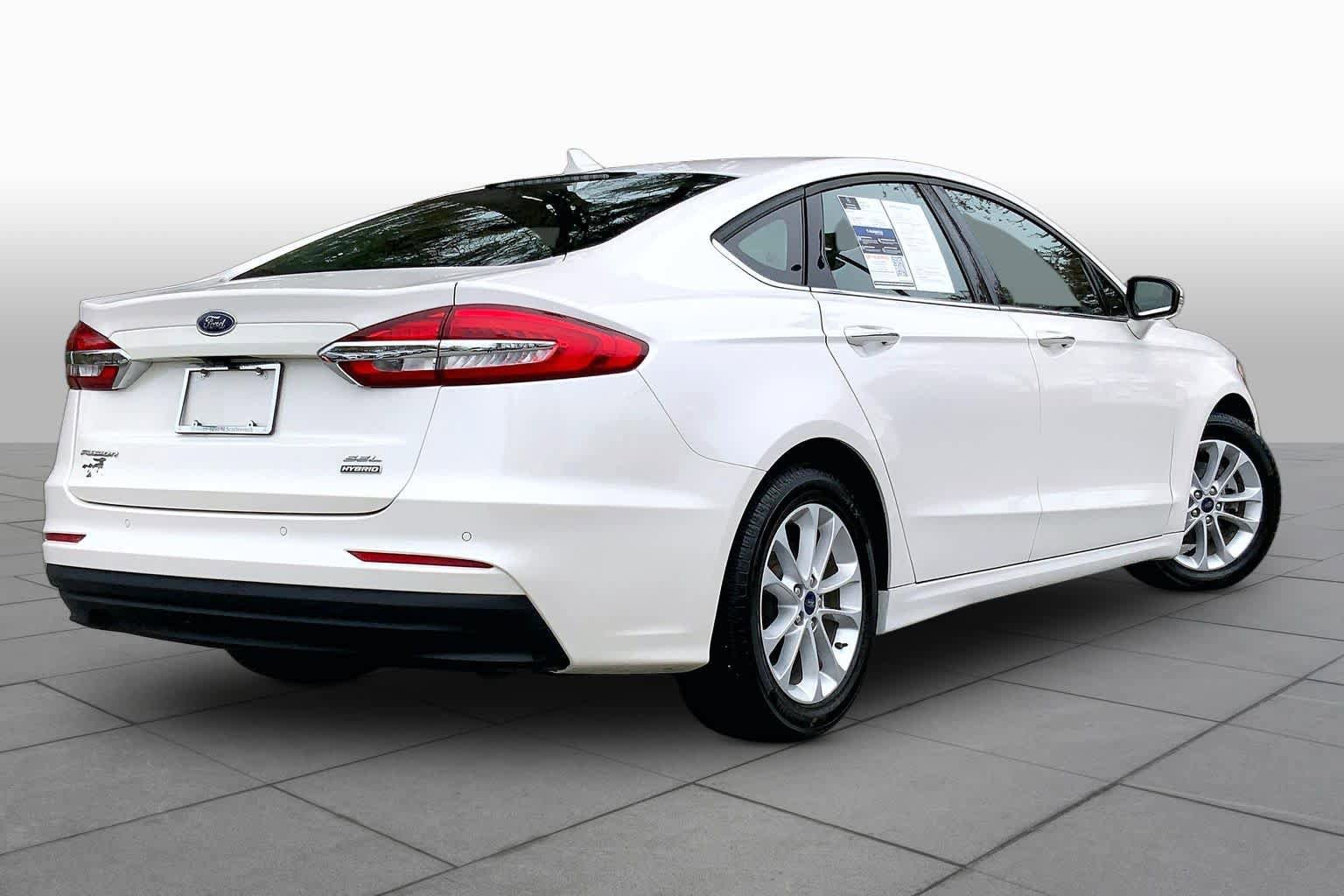 Used 2020 Ford Fusion SEL FWD image 13