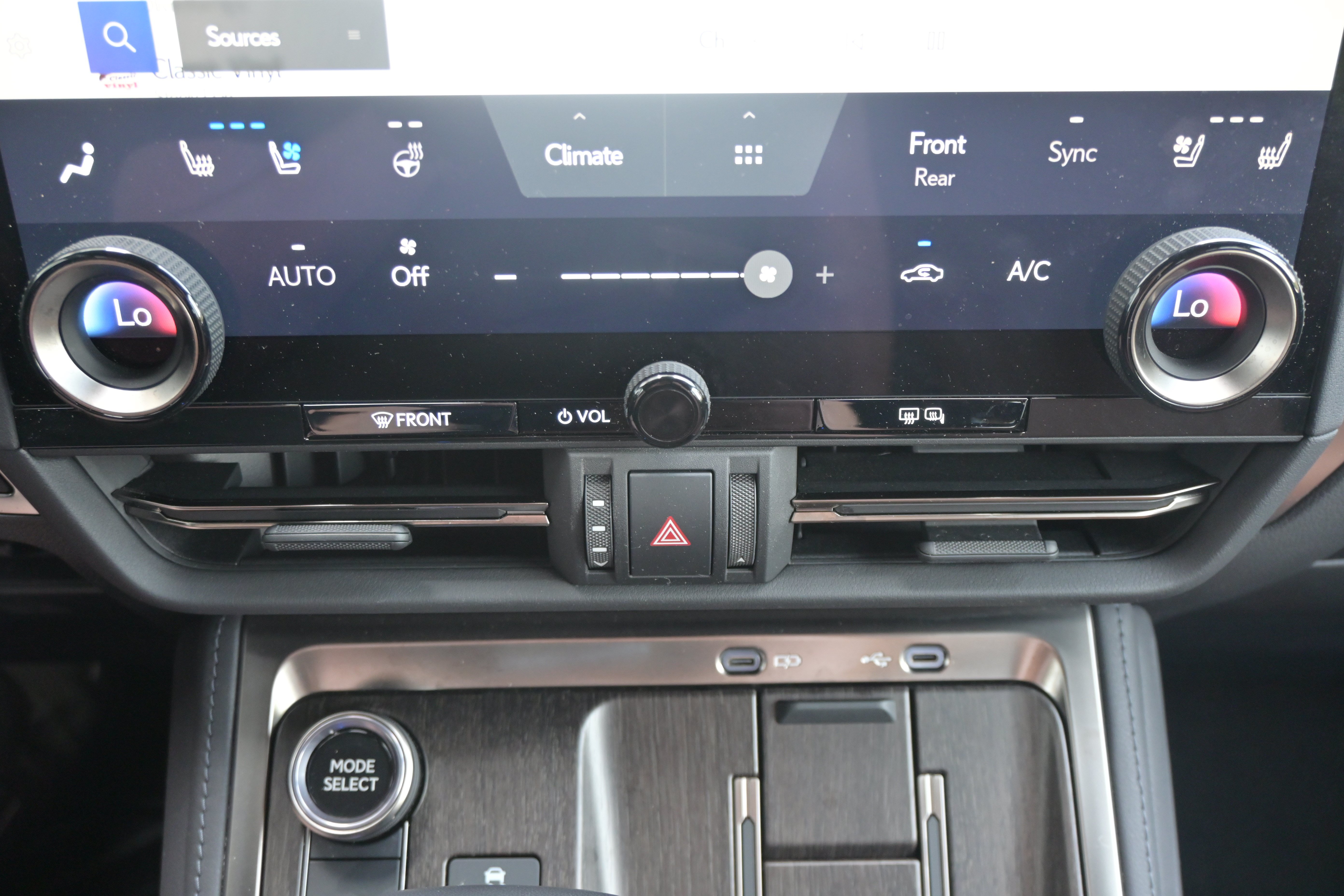 Used 2024 Lexus GX 550 w/ Cold Area Package AWD/4WD image 28