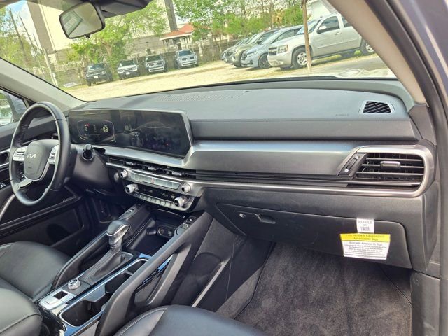 Used 2025 Kia Telluride S image 31