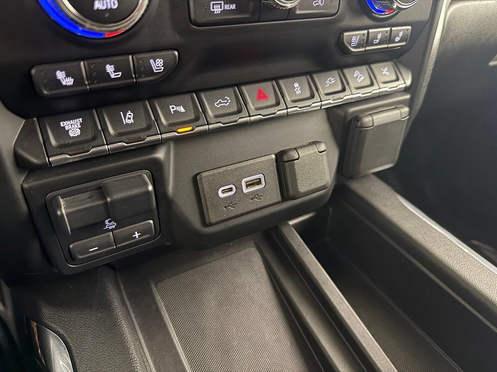 Used 2021 GMC Sierra 3500 AT4 w/ AT4 Premium Plus Package AWD/4WD image 40