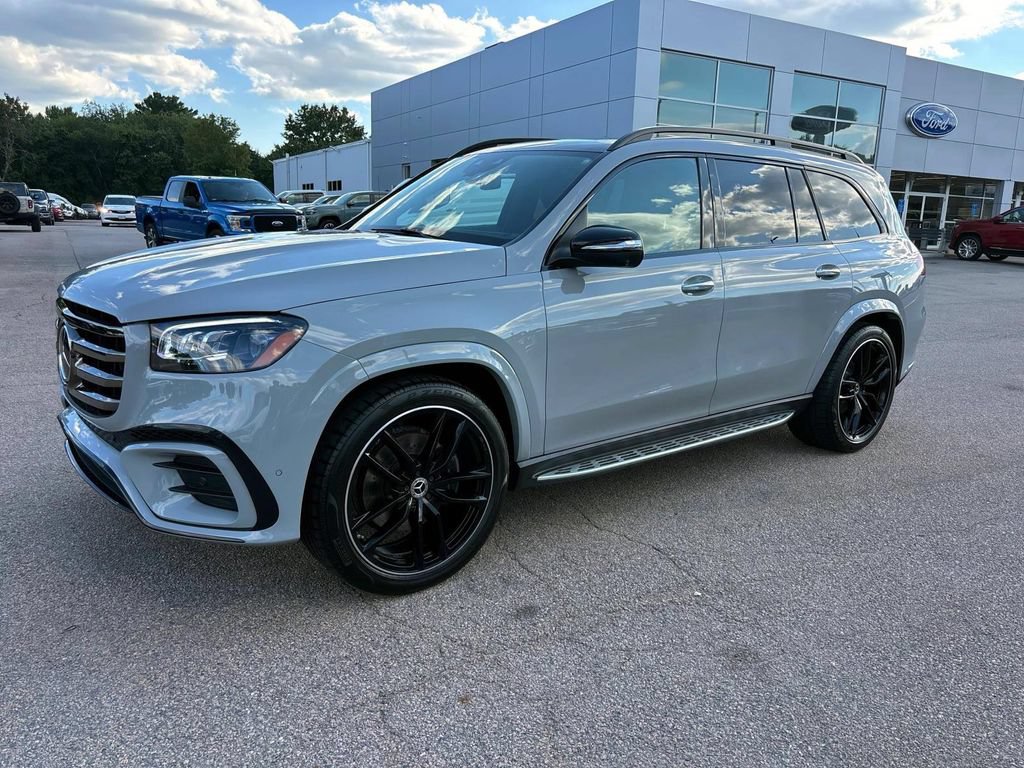 Used 2024 Mercedes-Benz GLS 450 4MATIC w/ AMG Line Exterior image 6