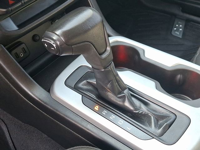 Used 2020 Chevrolet Colorado LT w/ LPO, Premium Interior Package AWD/4WD image 15