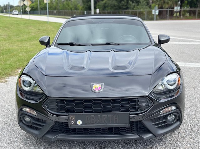 Used 2018 FIAT 124 Spider Abarth RWD image 4