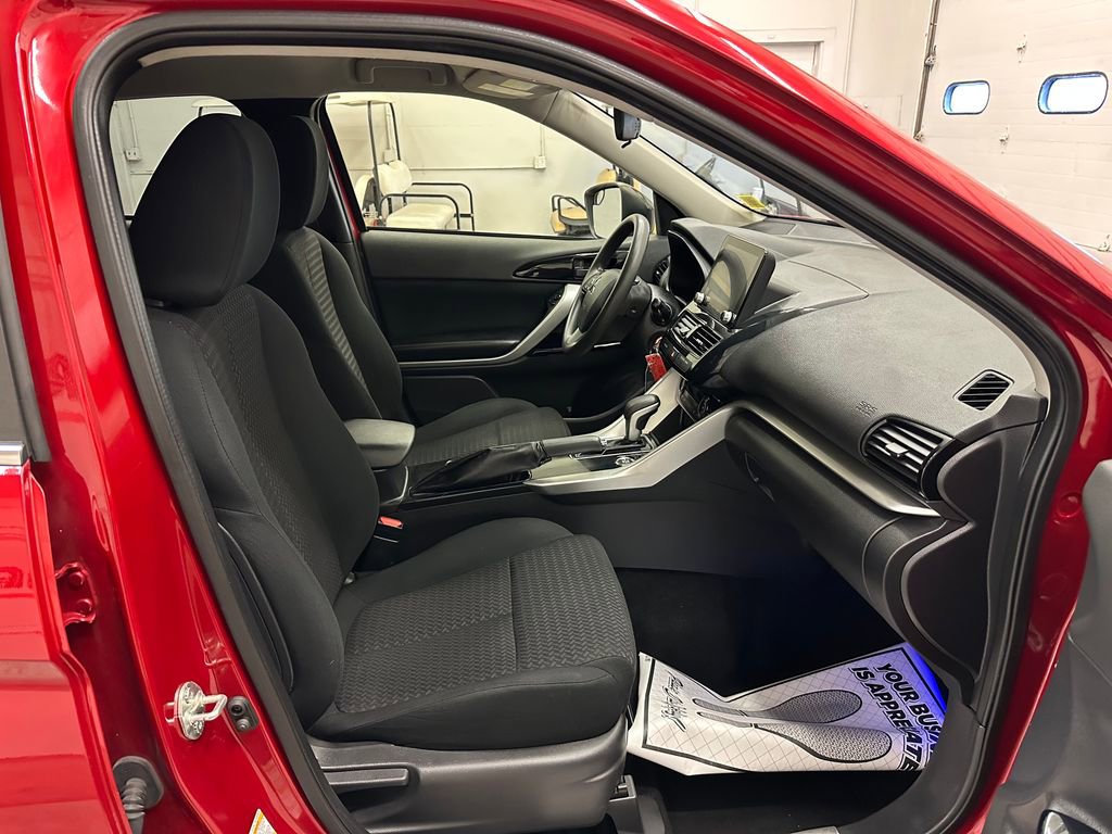 Used 2022 Mitsubishi Eclipse Cross LE image 28