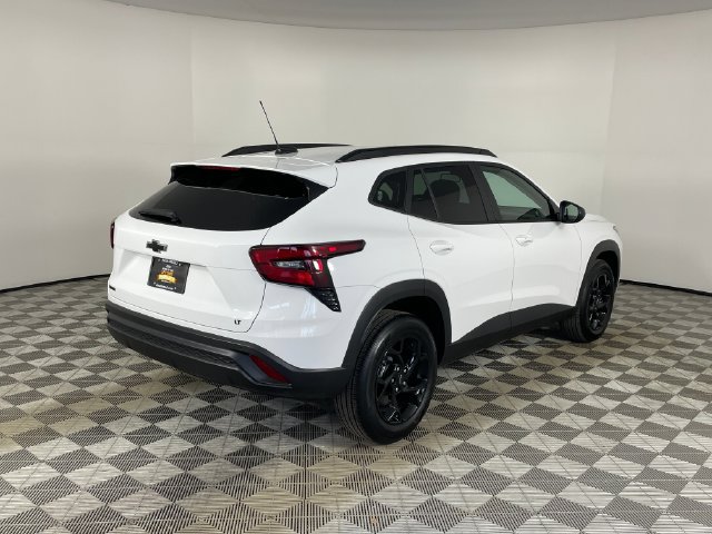 Certified 2026 Chevrolet Trax LT w/ Driver Confidence Package FWD image 22