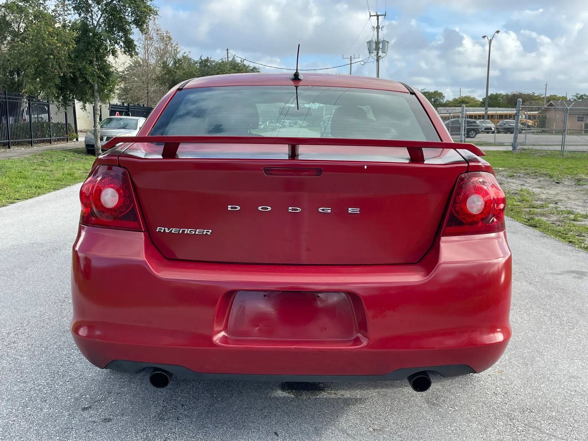Used 2011 Dodge Avenger FWD image 10