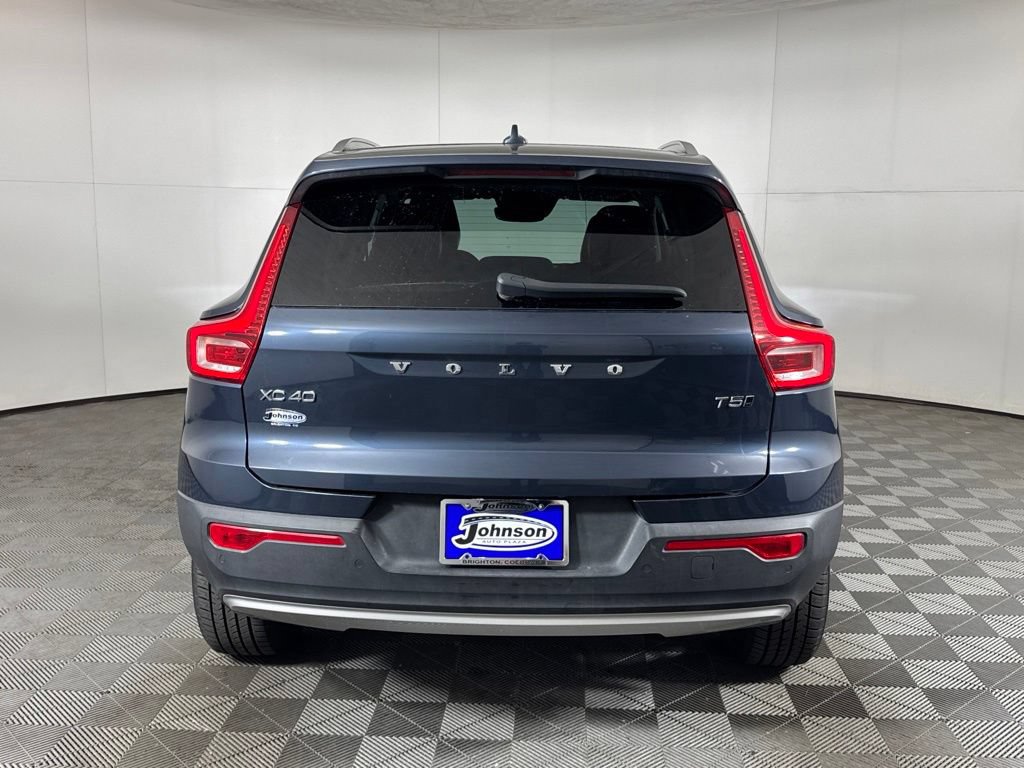 Used 2022 Volvo XC40 T5 Momentum AWD/4WD image 6