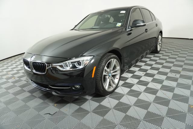 Used 2018 BMW 330i Sedan RWD image 3