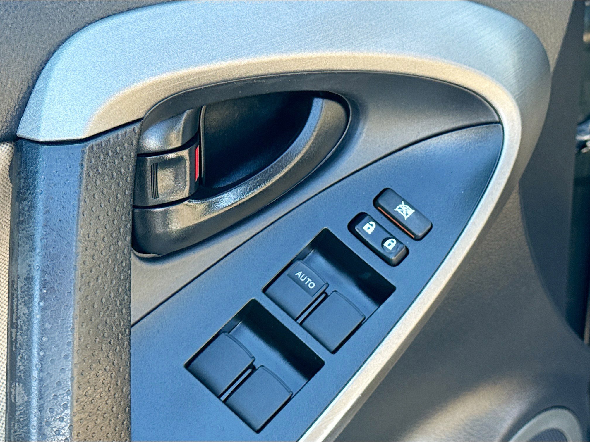 Used 2010 Toyota RAV4 4WD image 8