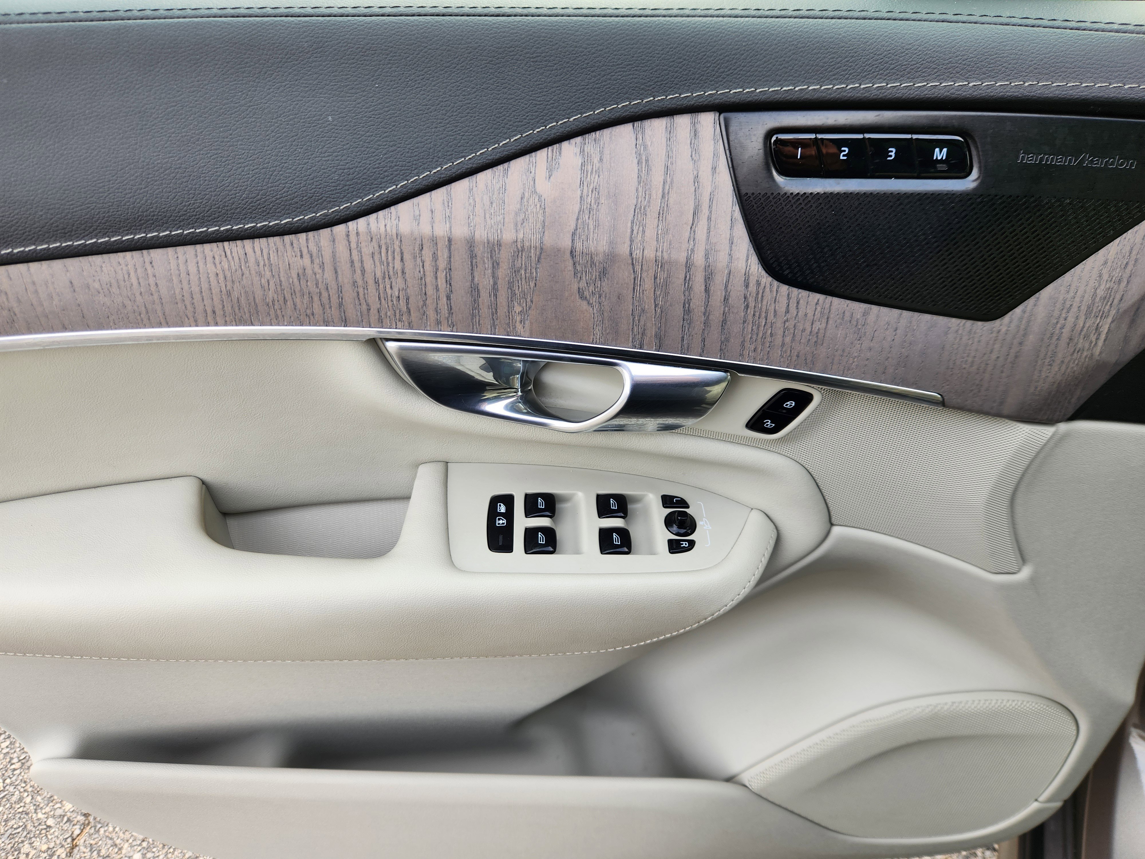 Used 2022 Volvo XC90 T6 Inscription w/ Advanced Package image 19