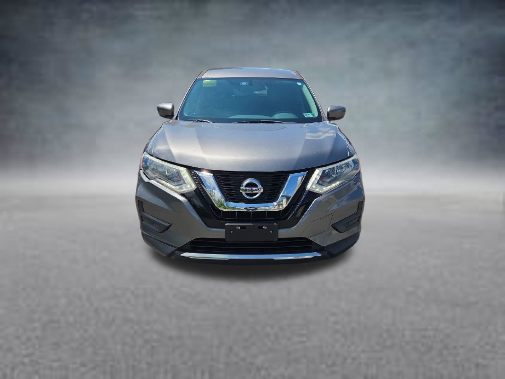 Used 2017 Nissan Rogue S FWD image 2