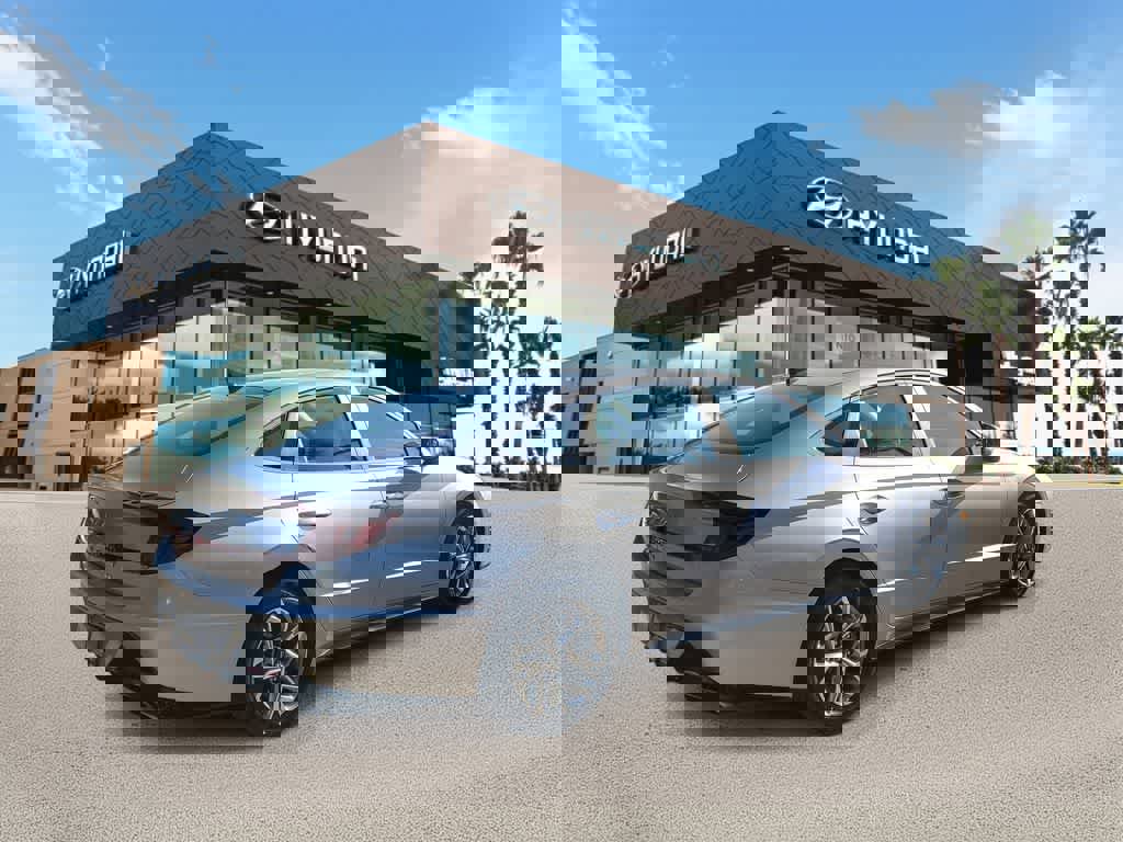 Used 2021 Hyundai Sonata SEL image 3